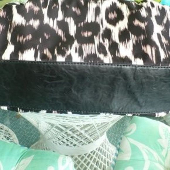 ❤️Dana Buchman Handbag  Black, White & Violet Shoulder Bag - Picture 4 of 8